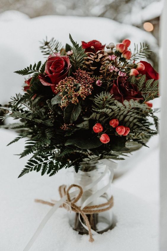 Christmas Wedding Bouquet Ideas| Arabia Weddings