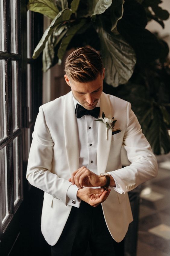 White Tuxedo Tips for Grooms | Arabia Weddings