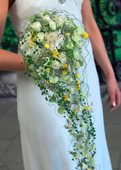 Gold Medal Winner in Floristry Wally Klett Giving Floral Design ...