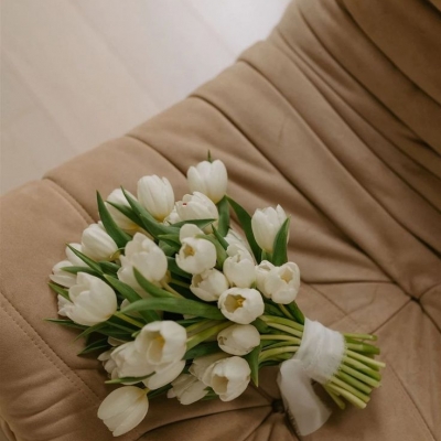 Tulips for Your Wedding: Symbolism &amp; Decorative Potential