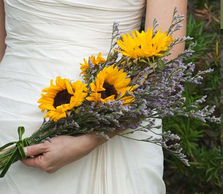 12 Wedding Bouquet Sunflowers| Arabia Weddings
