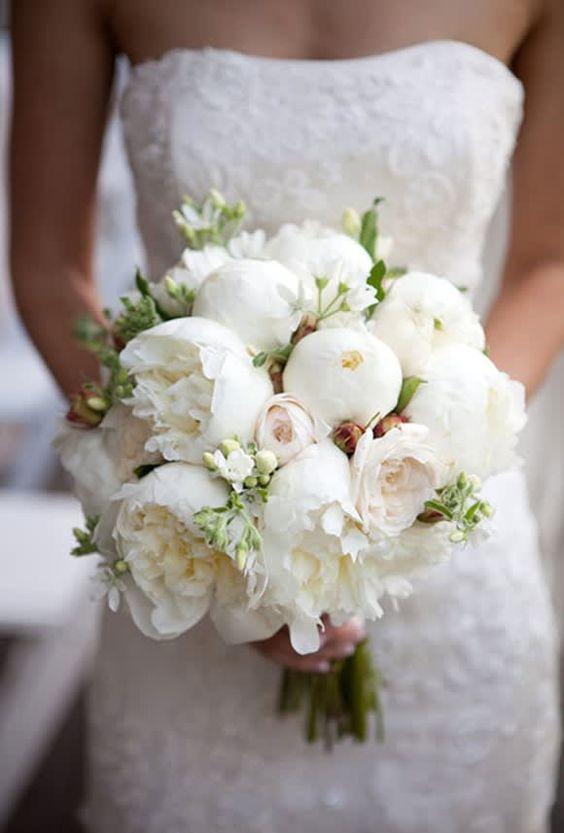 Know The Flower Meanings For Your Wedding