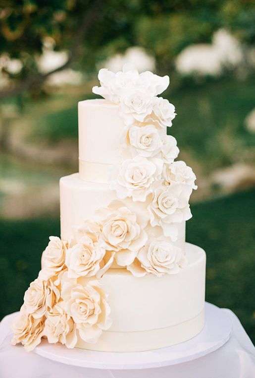 31 Unique Wedding Cake Flavors to Consider