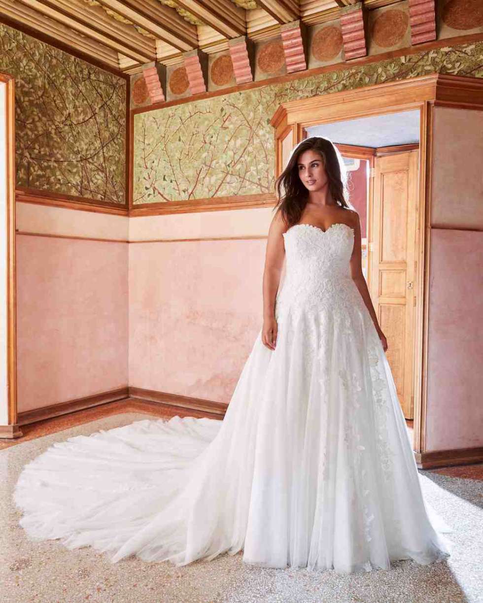 Kleinfeld plus clearance size wedding dresses