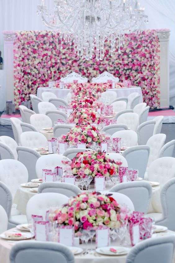 Stunning Pink and White Decorations for a Dream Wedding