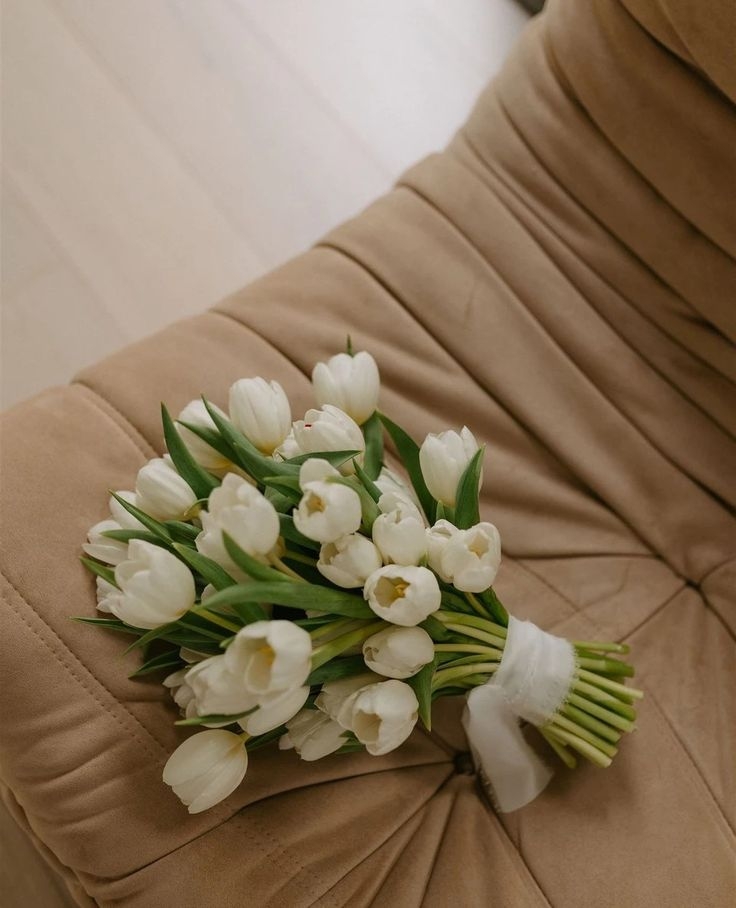 Tulips for Your Wedding: Symbolism & Decorative Potential