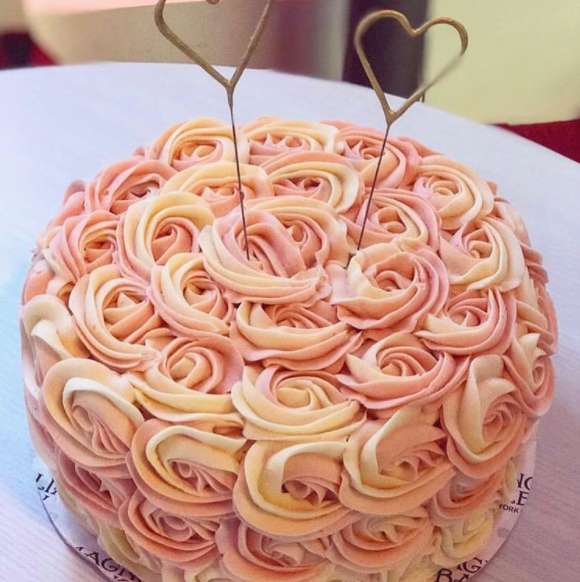 LOCABA Custom Cakes: the art of personalized guilt-free treats
