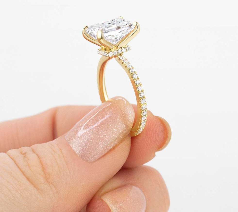 Consider These 6 Vital Things When Buying An Engagement Ring | Arabia ...