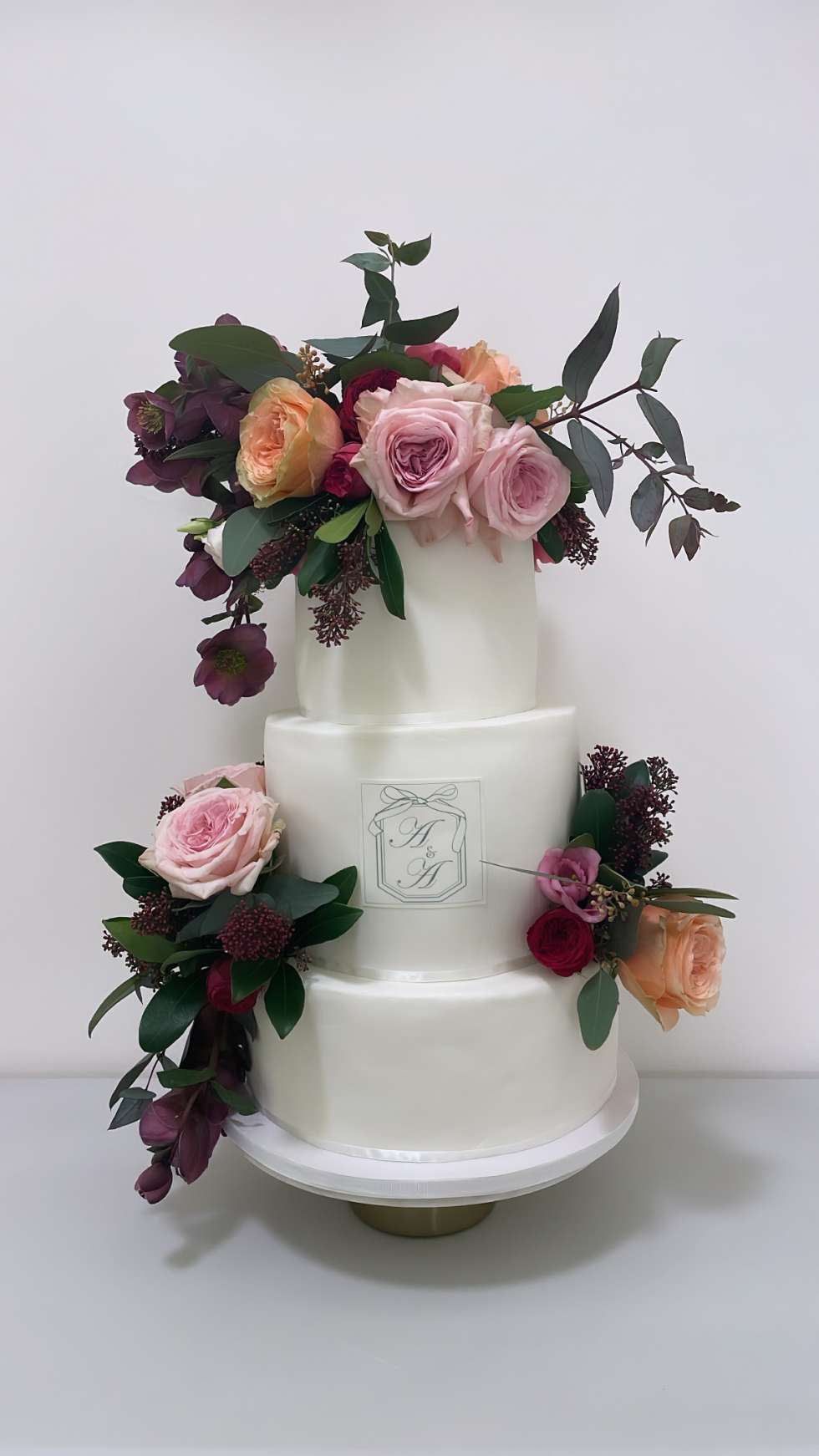 A tall tailored Wedding Cake – The Caketress Cakes