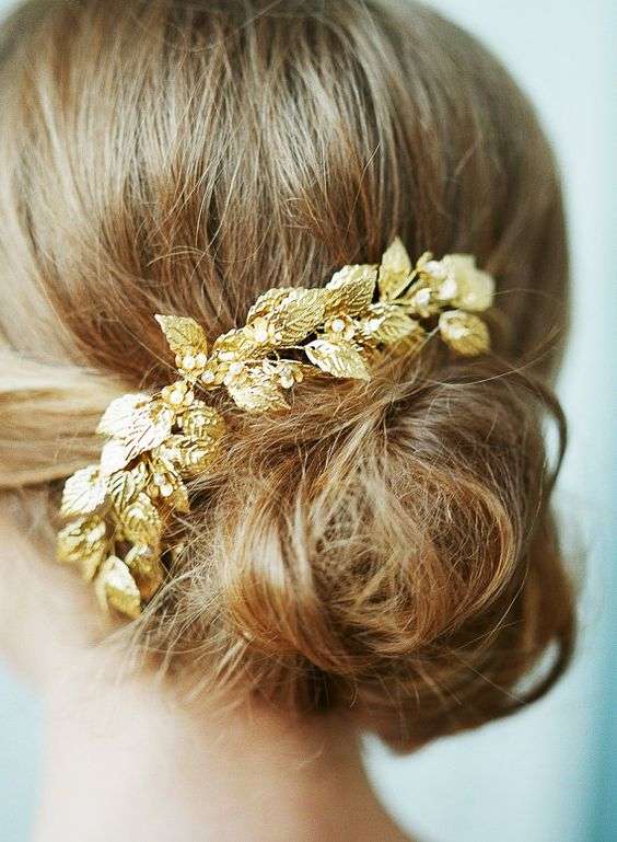 Majestic Floral Bridal Hair Accessories To Make You Look Like A Flowery  Queen At Your Wedding!