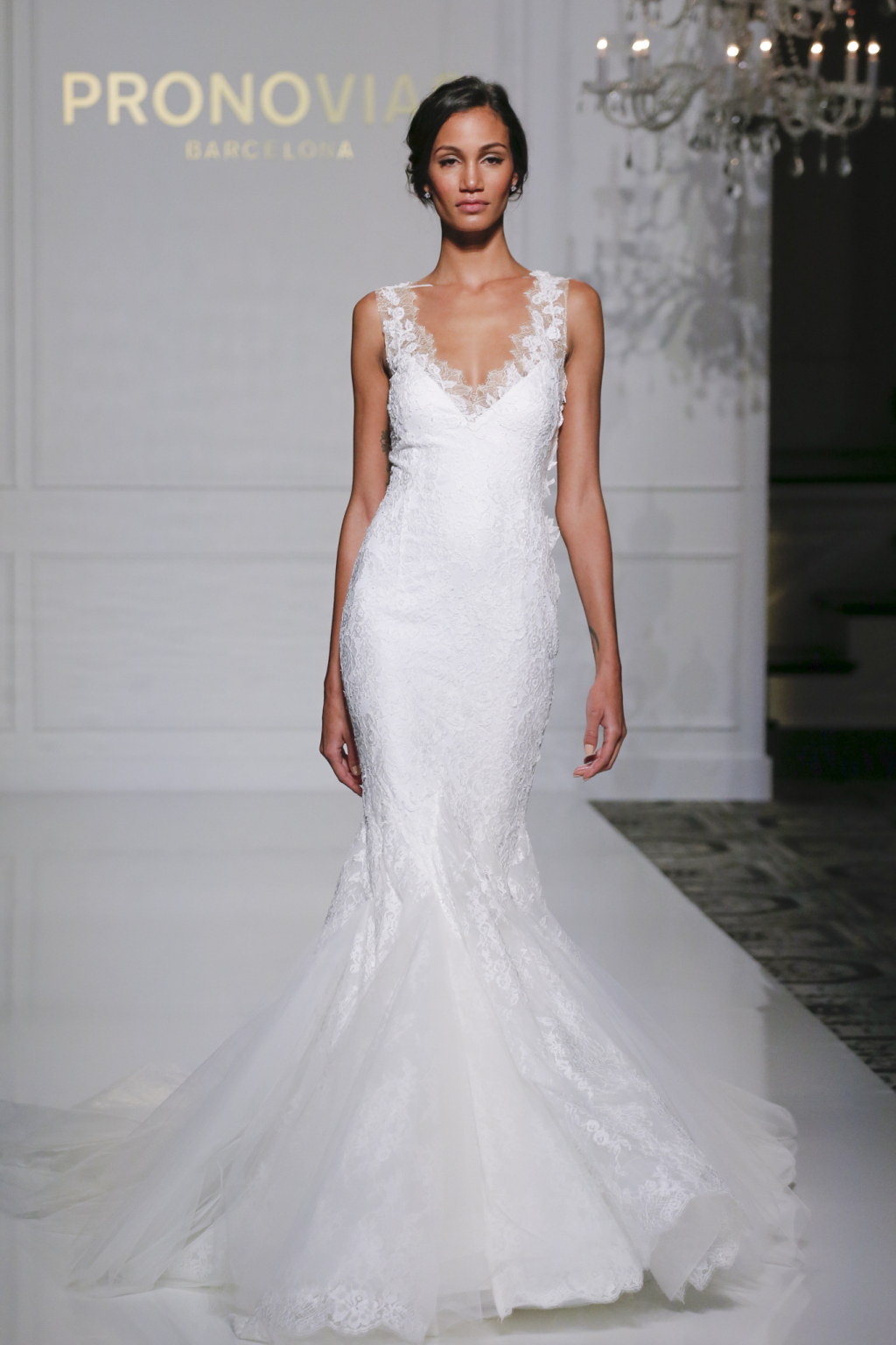 pronovias_fall_2016_bridal_collection_24